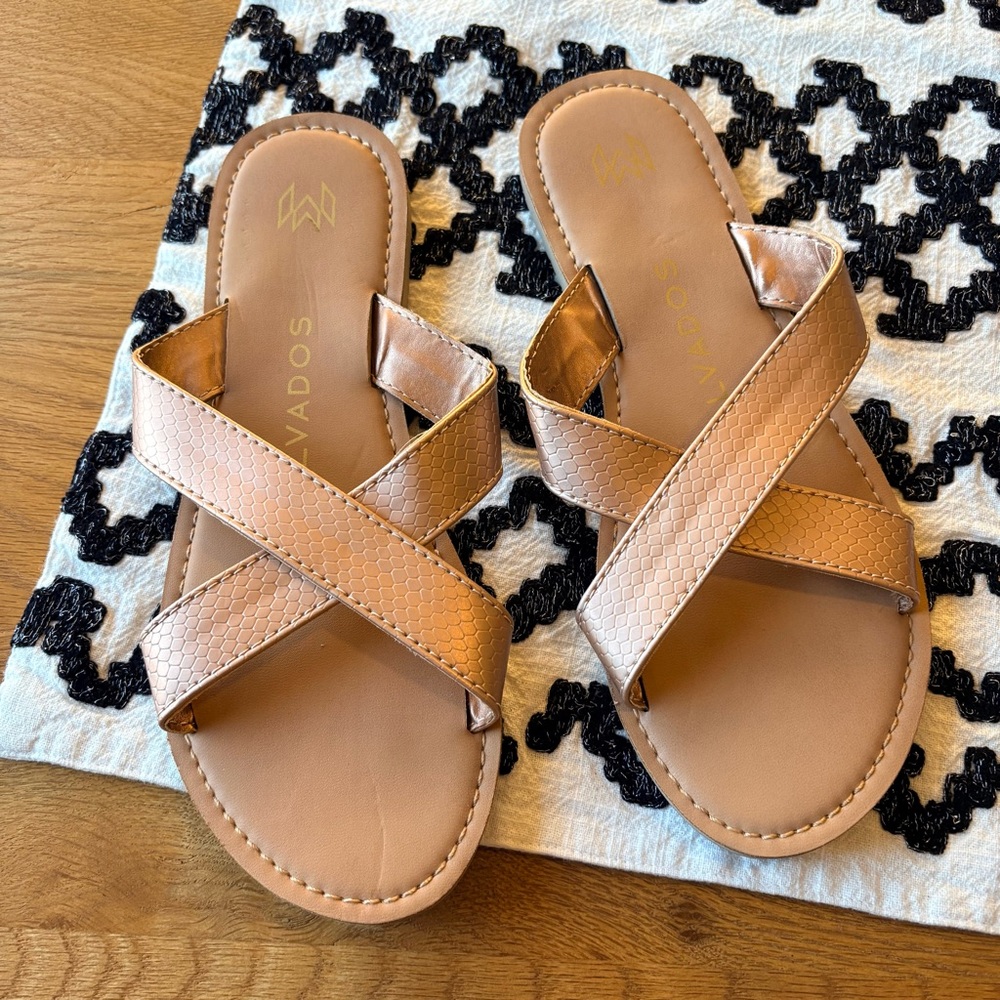 Malvados Rose Gold Crisscross Sandals women’s shoe size 7/8